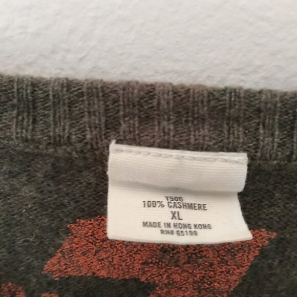 7 for all mankind  100% cashmere v neck  men sweater size XL - Picture 2 of 4